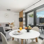 Augusta With Heated Pool Semesterbostad *