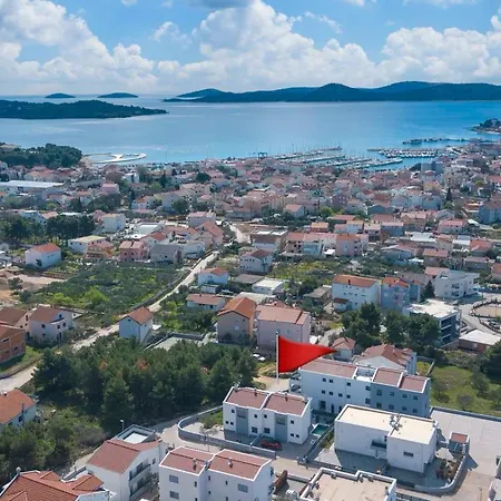 Augusta With Heated Pool Ferienhaus