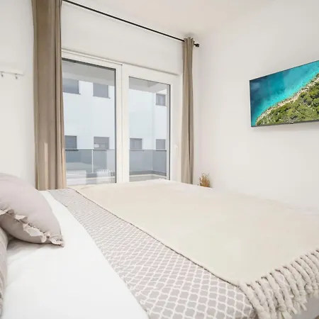 Semesterbostad Augusta With Heated Pool *