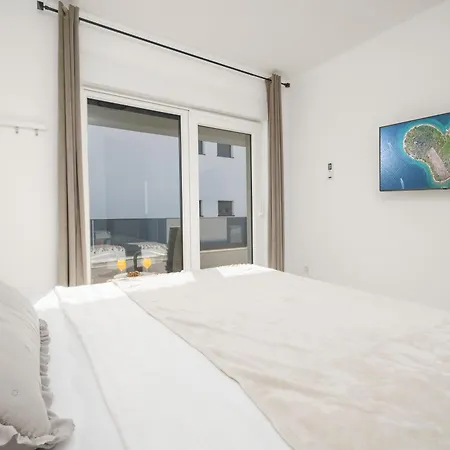 Augusta With Heated Pool Vodice