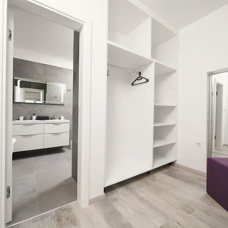 Augusta With Heated Pool Ferienhaus