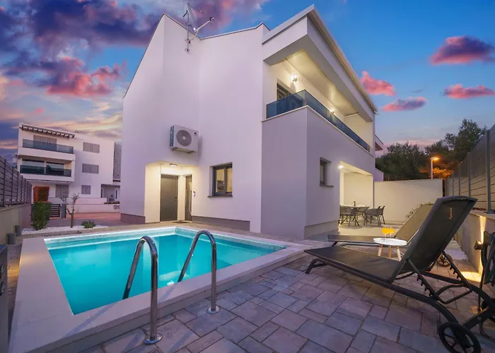 Сasa de vacaciones Augusta With Heated Pool *