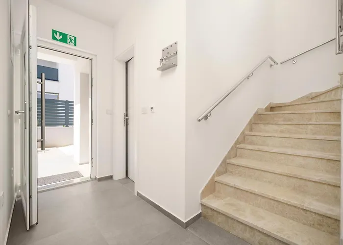 Augusta With Heated Pool Vodice