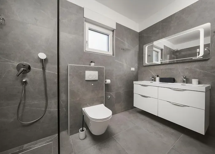 Augusta With Heated Pool