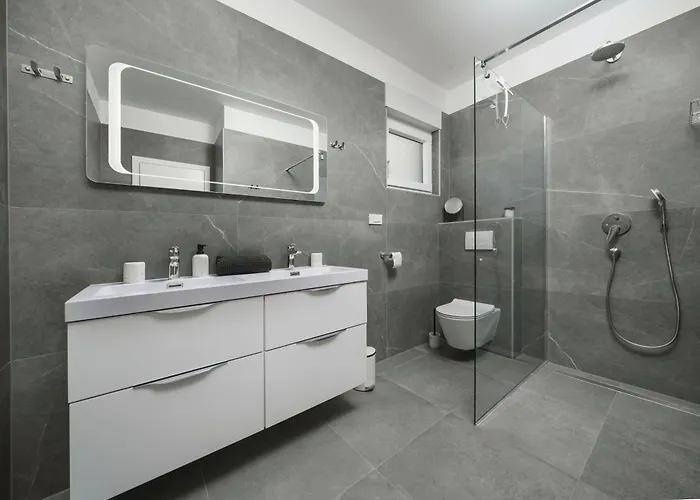 Augusta With Heated Pool Сasa de vacaciones *