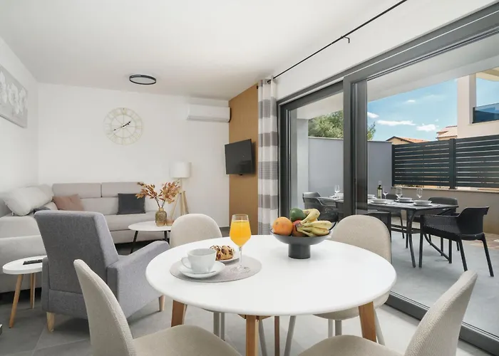 Augusta With Heated Pool Сasa de vacaciones *